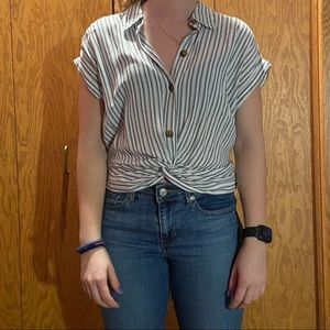 Striped button twist shirt
